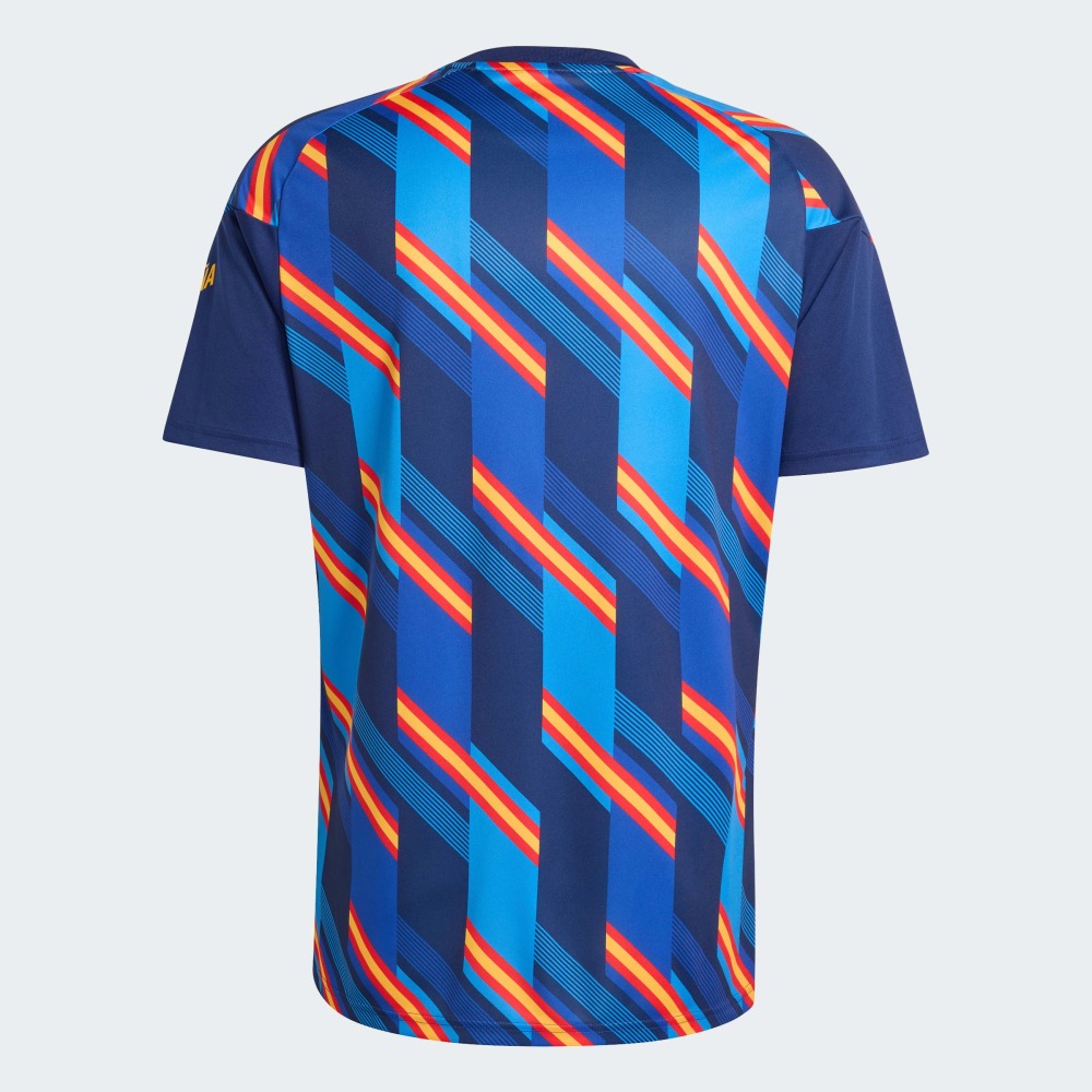 Camiseta Pre Partido España 2026 2 Camiseta oficial de entrenamiento de la Selección Española para la temporada 2026. Diseño moderno, transpirable y de alto rendimiento.