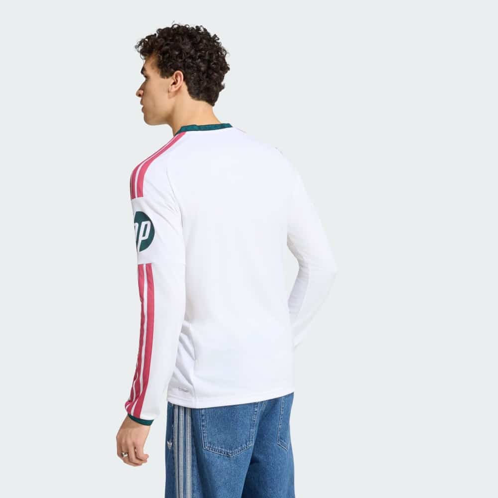 Camiseta Manga Larga Re. Madrid 2027 3 Camiseta manga larga Real Madrid 2027, primera equipación de adulto. Diseño exclusivo y tejido transpirable para aficionados.