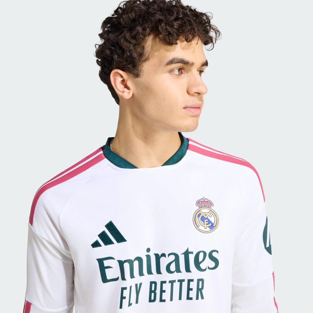 Camiseta Manga Larga Re. Madrid 2027 4 Camiseta manga larga Real Madrid 2027, primera equipación de adulto. Diseño exclusivo y tejido transpirable para aficionados.