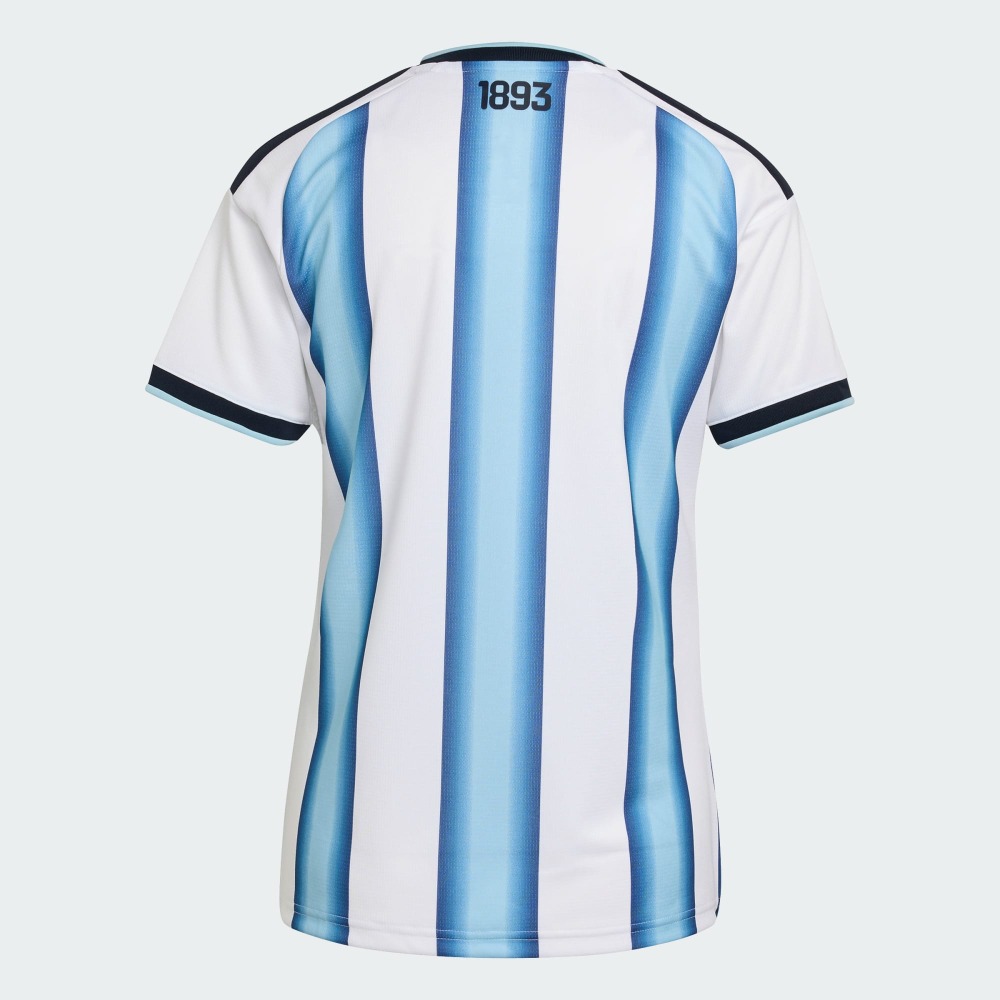 CAMISETA MUJER ARGENTINA 2026 5 Camiseta de mujer de la primera equipación de Argentina para el Mundial 2026. Diseño oficial con los colores albicelestes.
