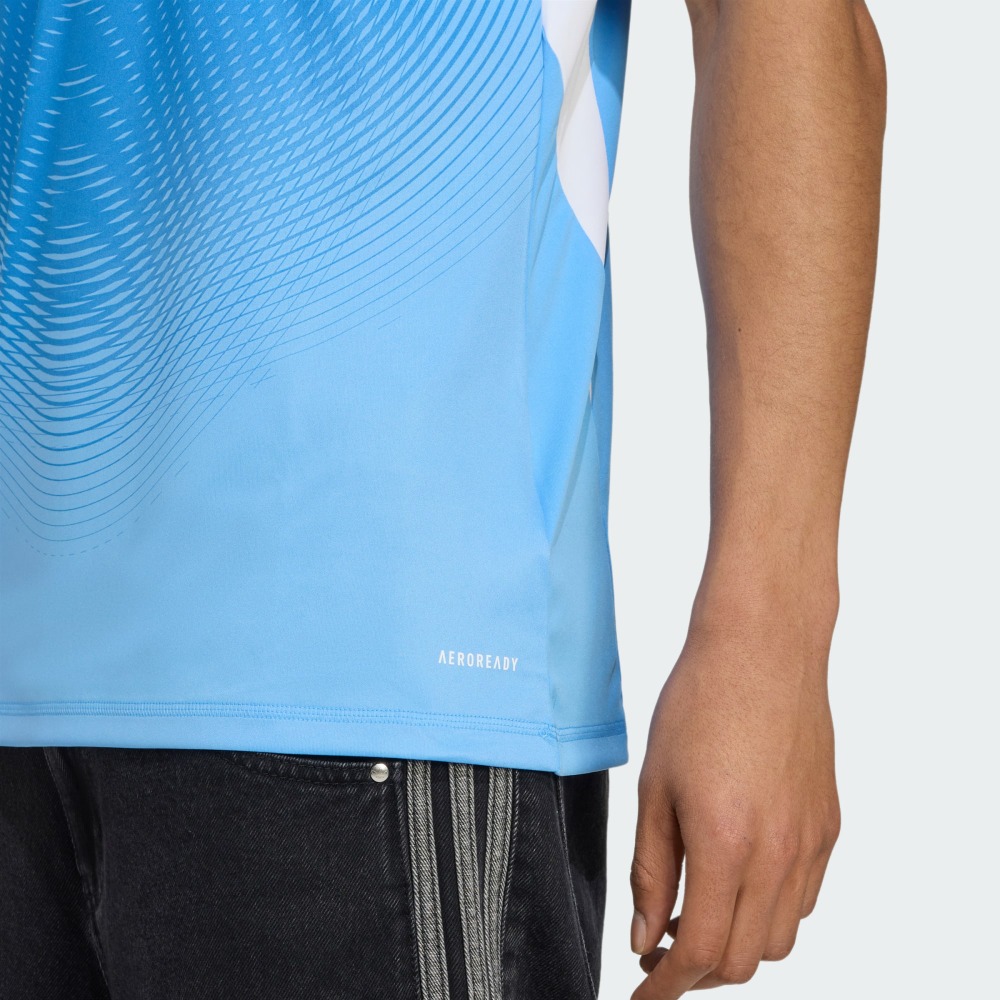 Camiseta Portero R. Madrid 2026 4 Camiseta oficial de portero Real Madrid 2025/2026 azul. Diseño exclusivo para guardametas, versión adulto.