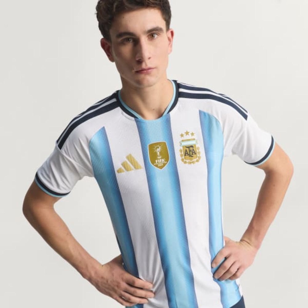 CAMISETA PRIMERA EQUIPACIÓN ARGENTINA 26 2 CAMISETA PRIMERA EQUIPACIÓN ARGENTINA 26 - Imagen 2