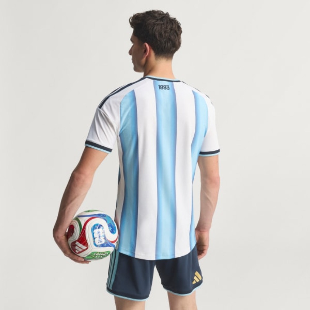 CAMISETA PRIMERA EQUIPACIÓN ARGENTINA 26 3 CAMISETA PRIMERA EQUIPACIÓN ARGENTINA 26 - Imagen 3
