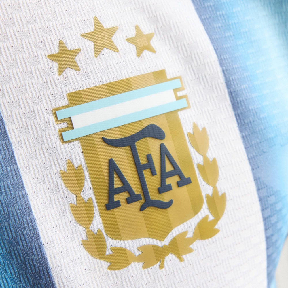 CAMISETA PRIMERA EQUIPACIÓN ARGENTINA 26 4 CAMISETA PRIMERA EQUIPACIÓN ARGENTINA 26 - Imagen 4