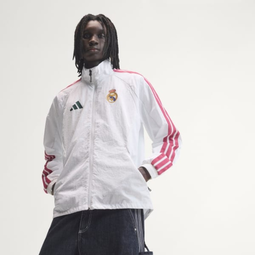 CHAQUETA HINMO REAL MADRID 2026/2027 1 Chaqueta Himno Real Madrid Primera Equipación para adulto, color blanco con detalles dorados. Ideal para aficionados del club.