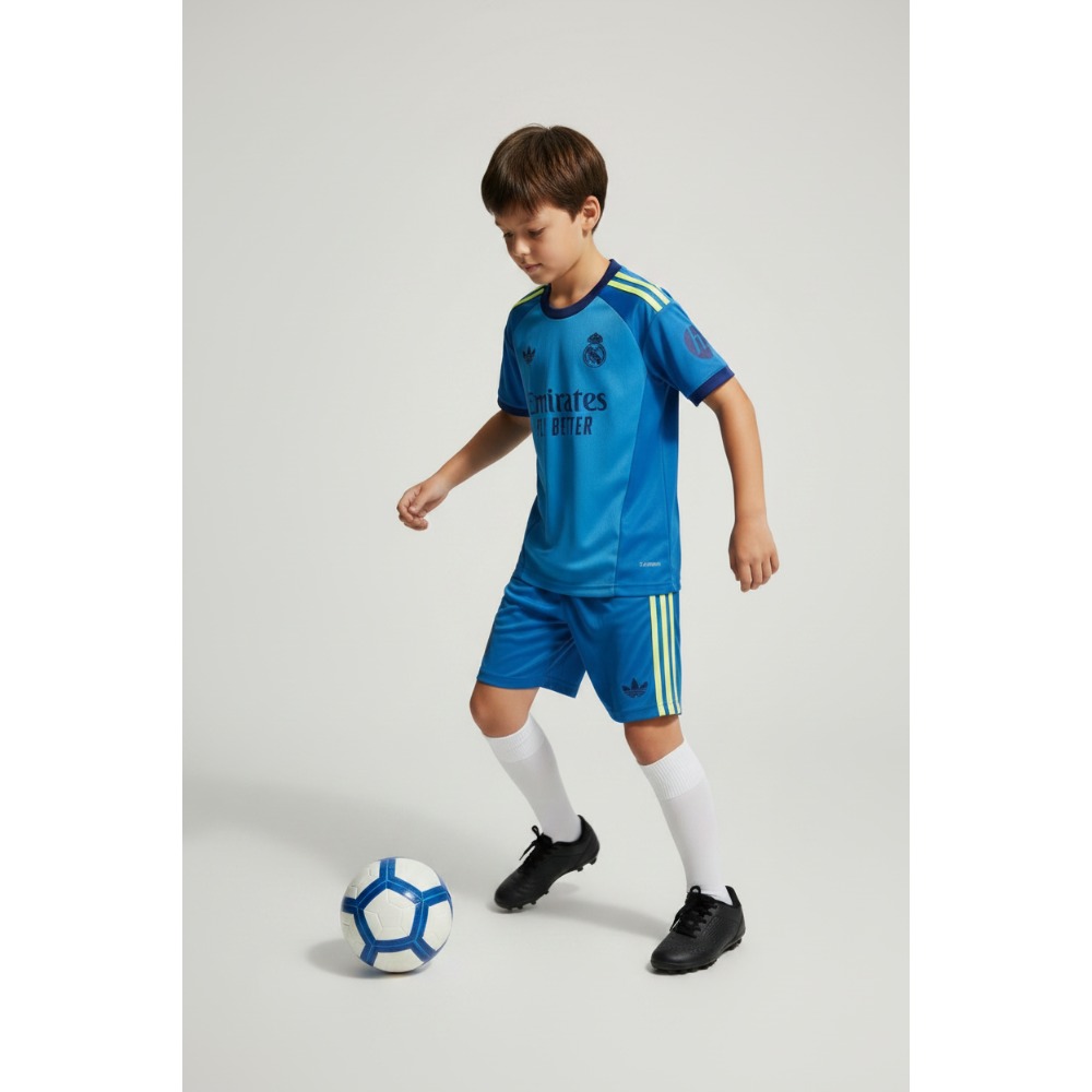 2ª Equipación Portero Niños Real Madrid 26/27r 2 Segunda equipación de portero para niños del Real Madrid temporada 26/27. Camiseta oficial para los más pequeños.