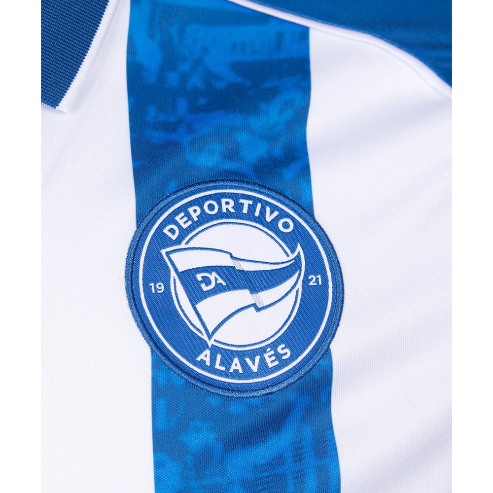 Camiseta Alaves 2026/27 3 Camiseta de la primera equipación del Deportivo Alavés para la temporada 2026/27, versión adulto.