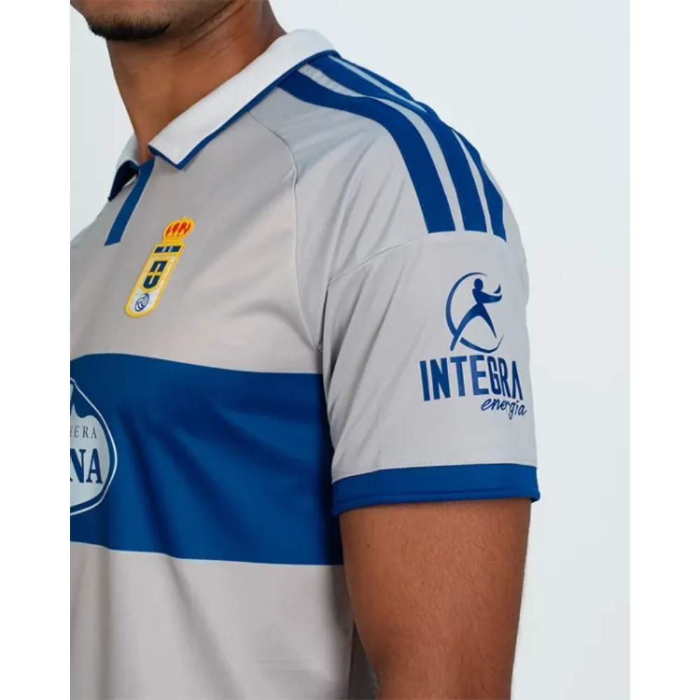 Camiseta Alternativa Oviedo 26/27 6 Camiseta alternativa del Real Oviedo para la temporada 26/27. Segunda equipación oficial para adulto, diseño 2026-2027.