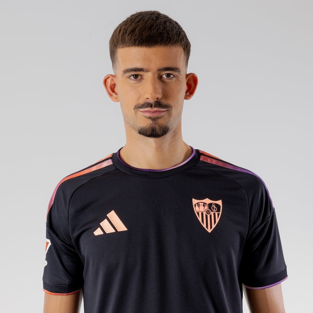 Camiseta Alternativa Sevilla 26/27 2 Camiseta alternativa del Sevilla FC para la temporada 2026-2027. Tercera equipación oficial para aficionado adulto.
