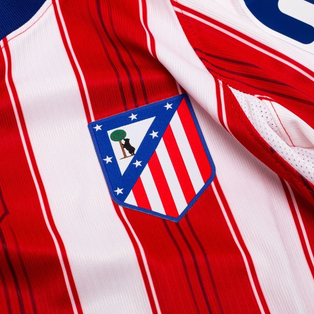 Camiseta Atlético Madrid 26-27 3 Camiseta local del Atlético de Madrid 2027 para hombre. Diseño oficial de la primera equipación del club rojiblanco.