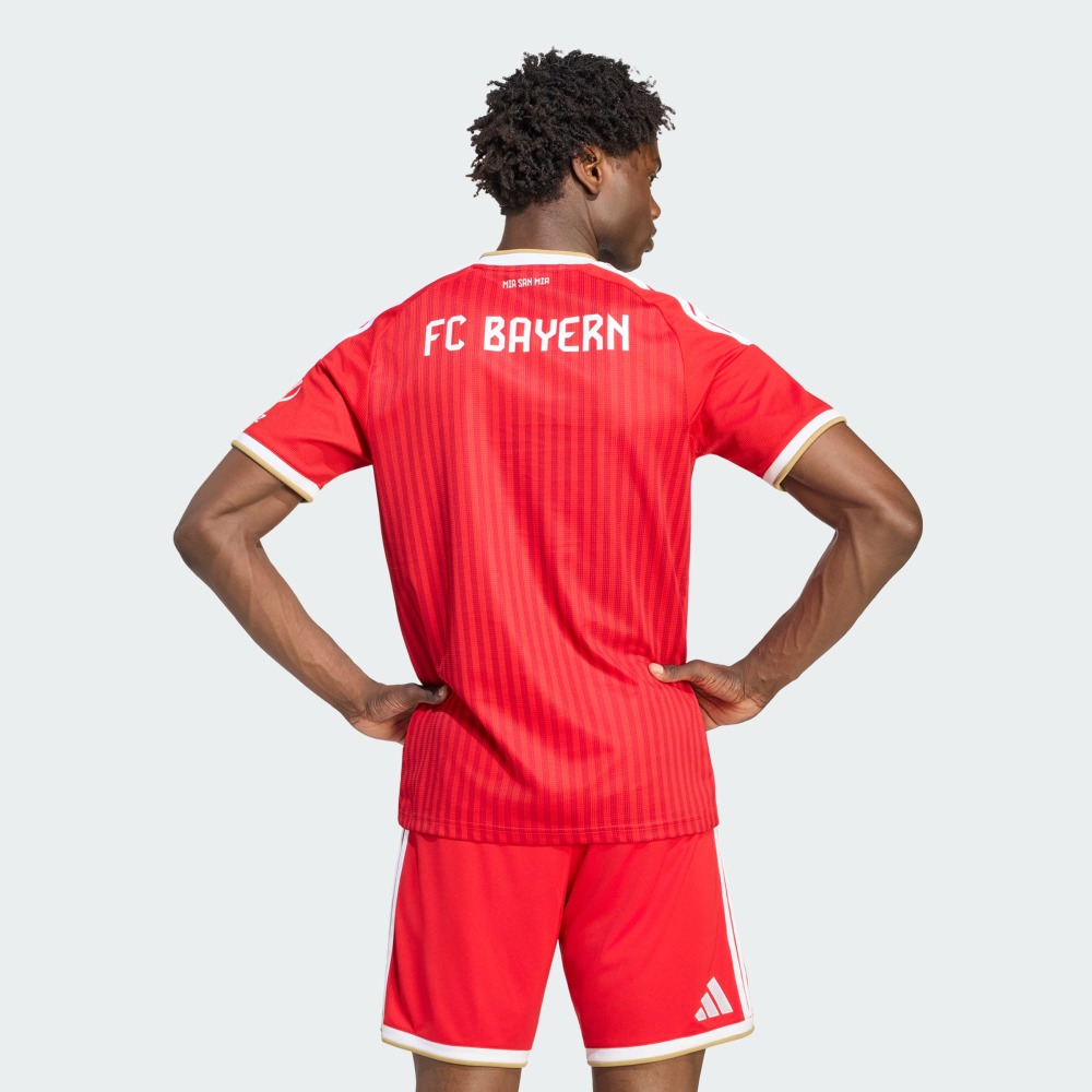 Camiseta Bayer Munich 26/27 2 Camiseta de fútbol del Bayern Munich para la temporada 26/27. Primera equipación oficial para adulto. Compra online al mejor precio.