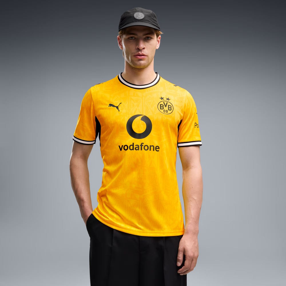 Camiseta Borussia Dortmund 26/27 1 Camiseta de la primera equipación del Borussia Dortmund para la temporada 2026/2027 para adulto. Diseño oficial amarillo y negro.