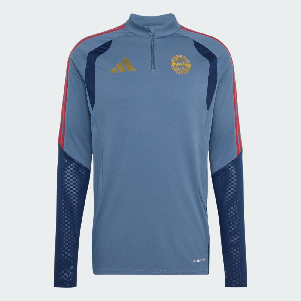 Camiseta Entrenamiento Bayer Munich 26/27 4 Vista frontal de la camiseta de entrenamiento del Bayer Munich para adulto, correspondiente a la temporada 2026/2027.