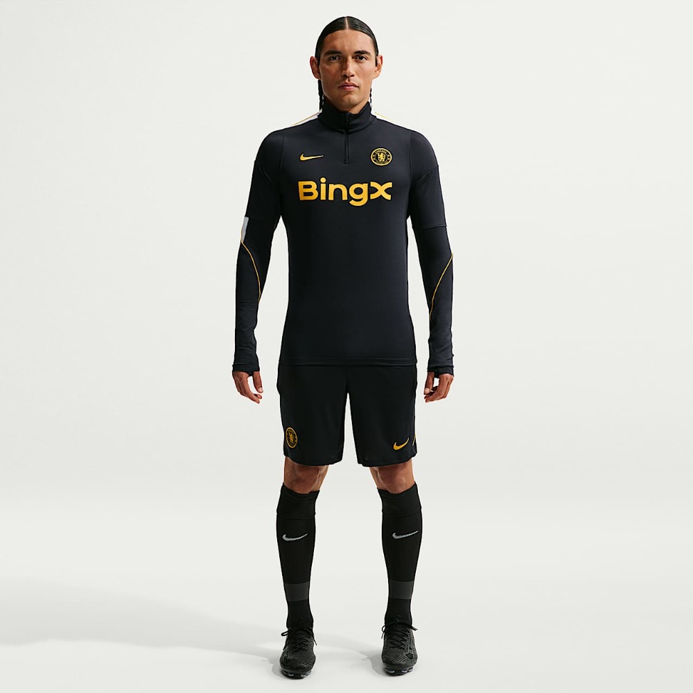 Camiseta Entrenamiento Chelsea 26/27 4 Camiseta de entrenamiento del Chelsea FC para la temporada 2026/2027. Uniforme de práctica oficial para adulto del club londinense.
