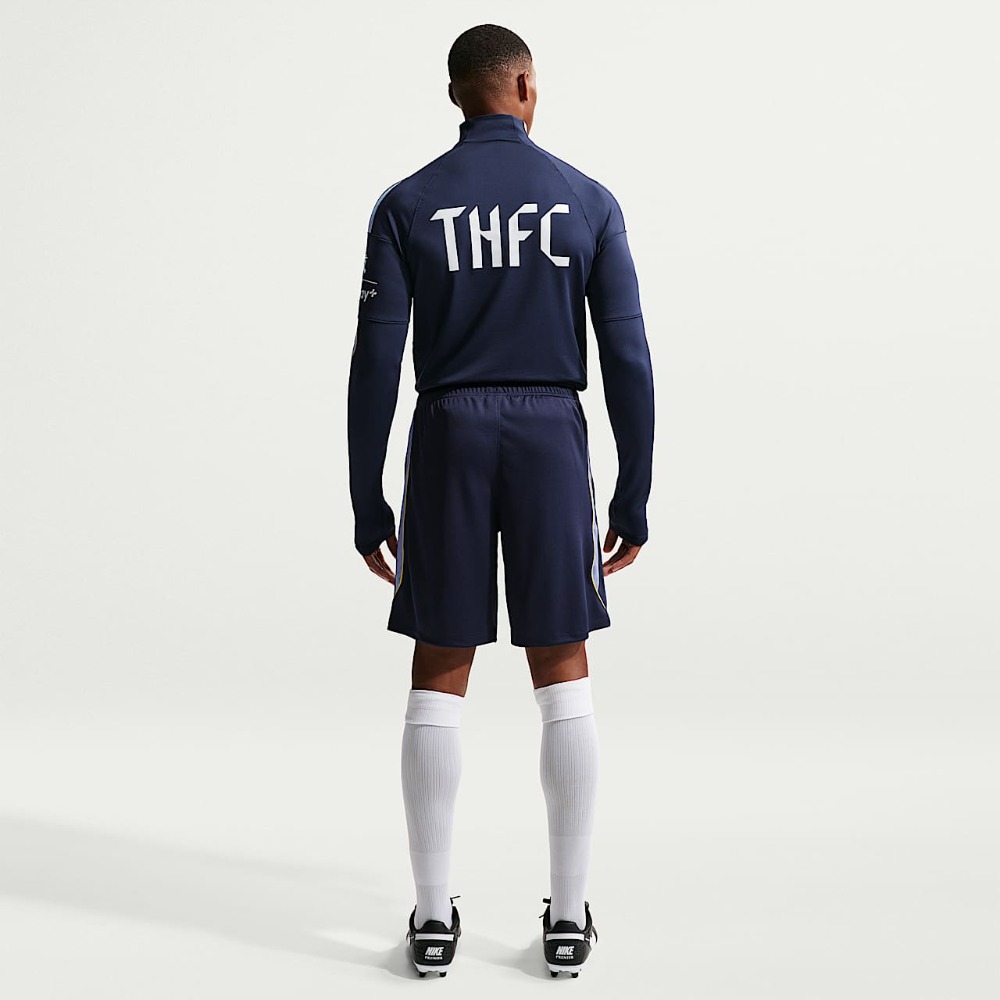 Camiseta Entrenamiento Tottenham 26/27 5 Camiseta de entrenamiento del Tottenham Hotspur para la temporada 2026-2027. Vista frontal de la equipación de adulto.
