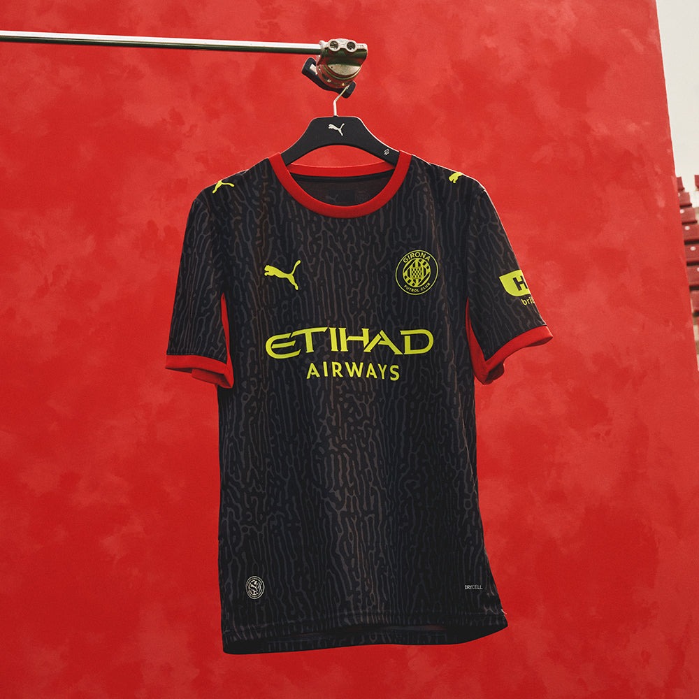 Camiseta Girona Visitante 2026/27 3 Camiseta oficial del Girona FC, segunda equipación para la temporada 2026/27. Vista frontal de la equipación de visitante.