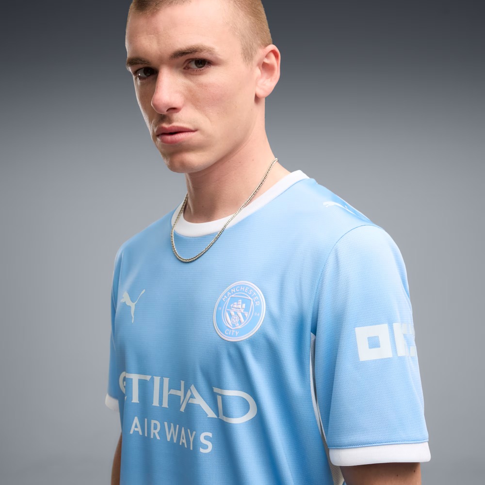 Camiseta Manchester City 26/27 2 Camiseta oficial de la primera equipación del Manchester City para la temporada 26/27, versión de adulto en color azul cielo.