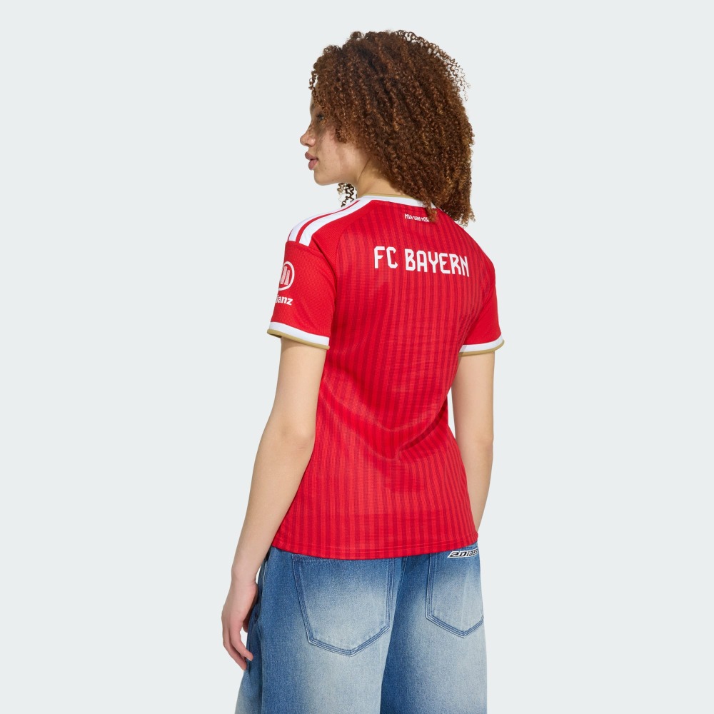 Camiseta Mujer Bayer Munich 26/27 2 Camiseta de mujer del Bayer Munich para la temporada 26/27. Primera equipación oficial con corte y diseño femenino.
