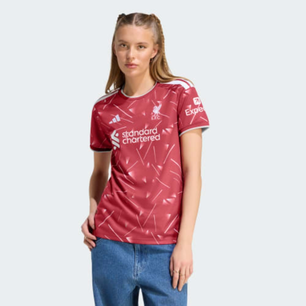 CAMISETA MUJER LIVERPOOL 26/27 1 Camiseta de la primera equipación del Liverpool FC para mujer, temporada 2026-2027. Diseño oficial en rojo y blanco.