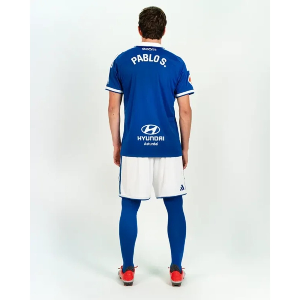 Camiseta Oviedo 2026/2027 5 Imagen frontal de la camiseta oficial de la primera equipación del Real Oviedo para la temporada 2026/2027 en talla de adulto.