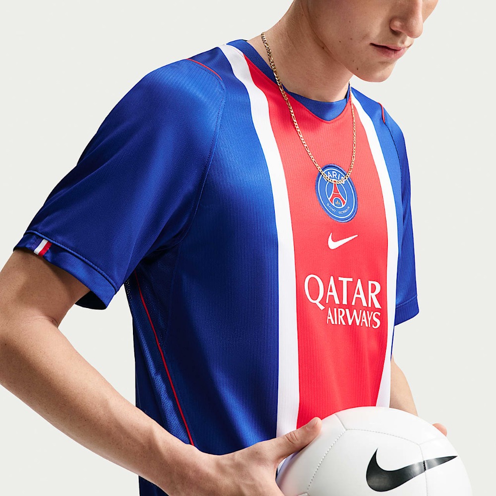Camiseta Paris Saint-Germain 26/27 3 Camiseta de la primera equipación del Paris Saint-Germain para la temporada 2026/2027. Talla de adulto. Diseño oficial del PSG.