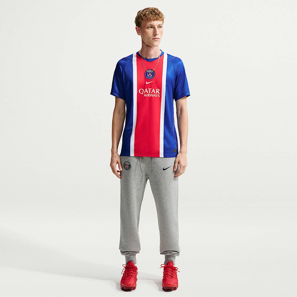 Camiseta Paris Saint-Germain 26/27 4 Camiseta de la primera equipación del Paris Saint-Germain para la temporada 2026/2027. Talla de adulto. Diseño oficial del PSG.