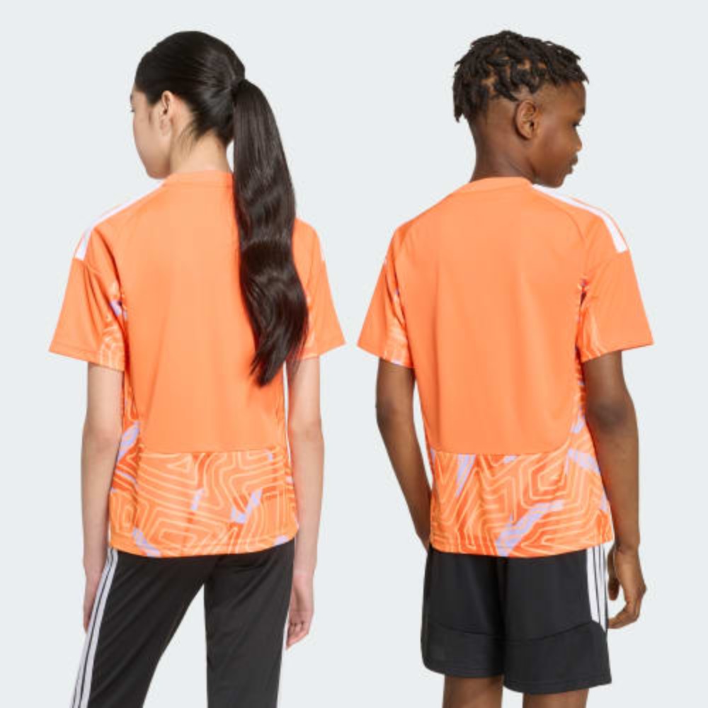 CAMISETA PORTERO NIÑOS JUVENTUS 26/27 2 Camiseta de portero para niños del Juventus para la temporada 2026/2027. Equipación oficial de guardameta para los más pequeños.