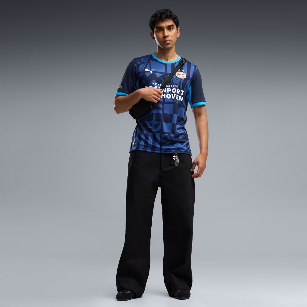 Camiseta PSV Eindhoven 3.ª equipación 26/27 2 Camiseta oficial PSV Eindhoven 3.ª equipación 26/27 para adulto. Diseño del tercer uniforme del club holandés.