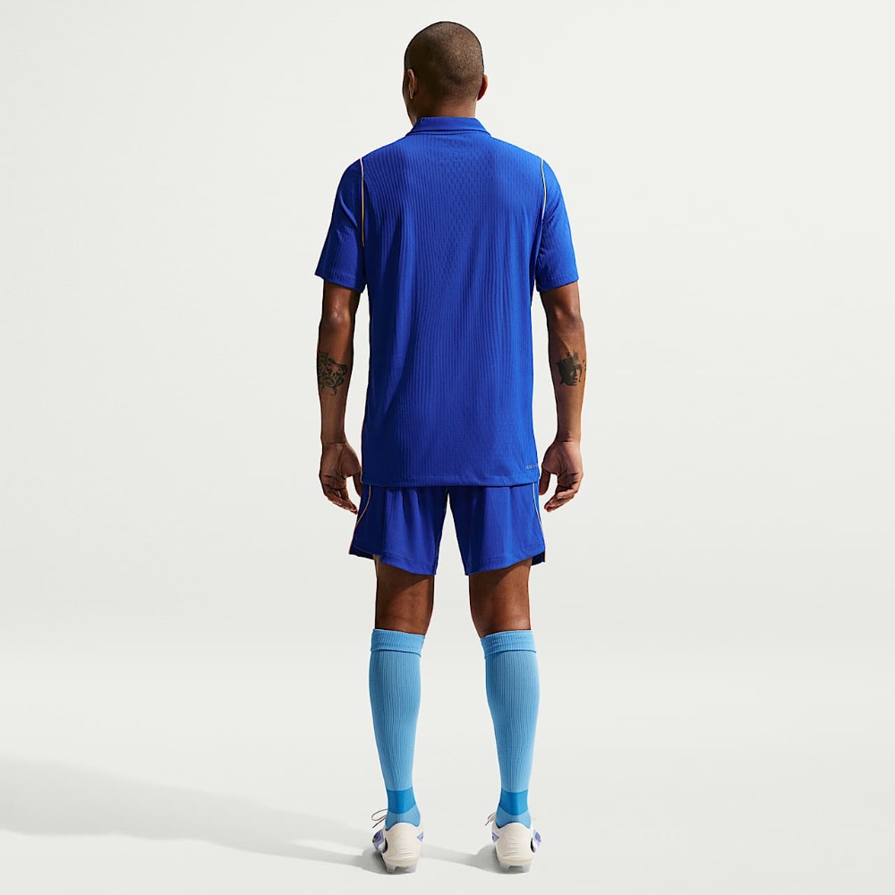 Camiseta Versión Jugador Chelsea 26/27 5 Camiseta de fútbol del Chelsea para la temporada 26/27, versión jugador para adulto. Primera equipación oficial.