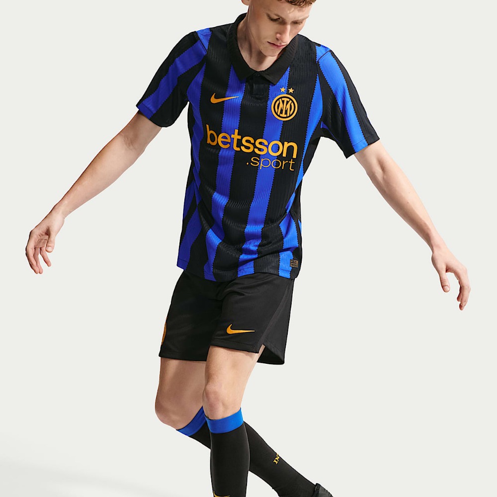 Camiseta Versión Jugador Inter Milan 26/27 3 Camiseta de fútbol del Inter Milan para la temporada 26/27. Primera equipación oficial, versión jugador para adulto.