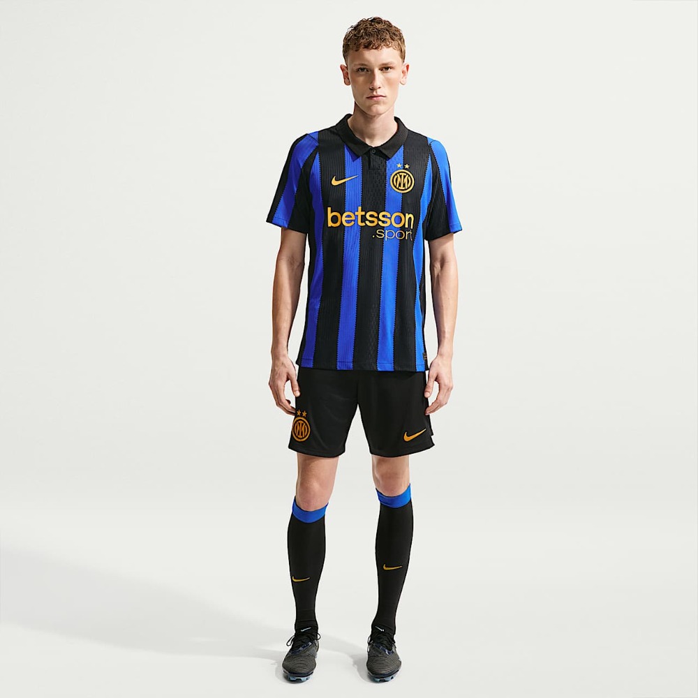 Camiseta Versión Jugador Inter Milan 26/27 4 Camiseta de fútbol del Inter Milan para la temporada 26/27. Primera equipación oficial, versión jugador para adulto.