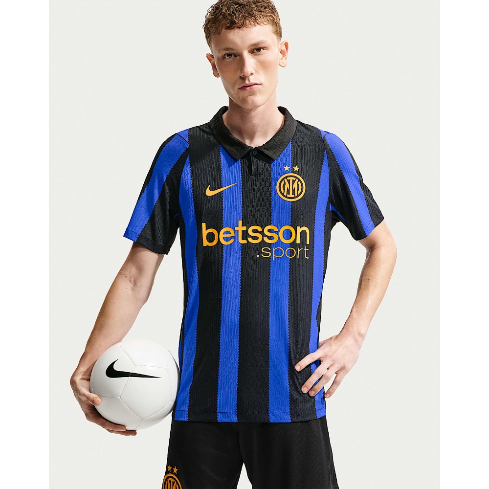Camiseta Versión Jugador Inter Milan 26/27 6 Camiseta de fútbol del Inter Milan para la temporada 26/27. Primera equipación oficial, versión jugador para adulto.