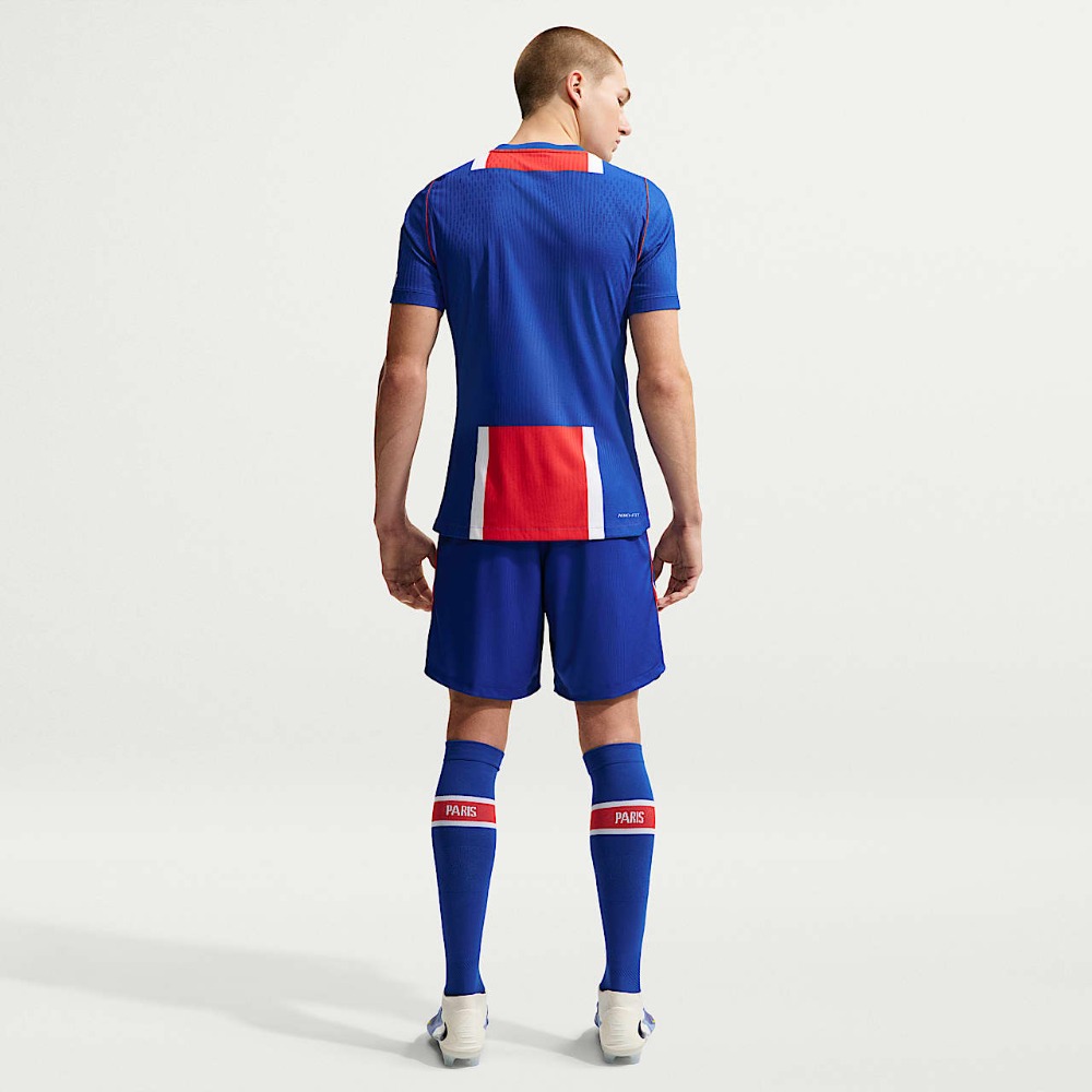 Camiseta Versión Jugador Paris Saint-Germain 26/27 5 Camiseta de la primera equipación del Paris Saint-Germain 26/27, versión jugador para adulto. Vista frontal de la prenda oficial.