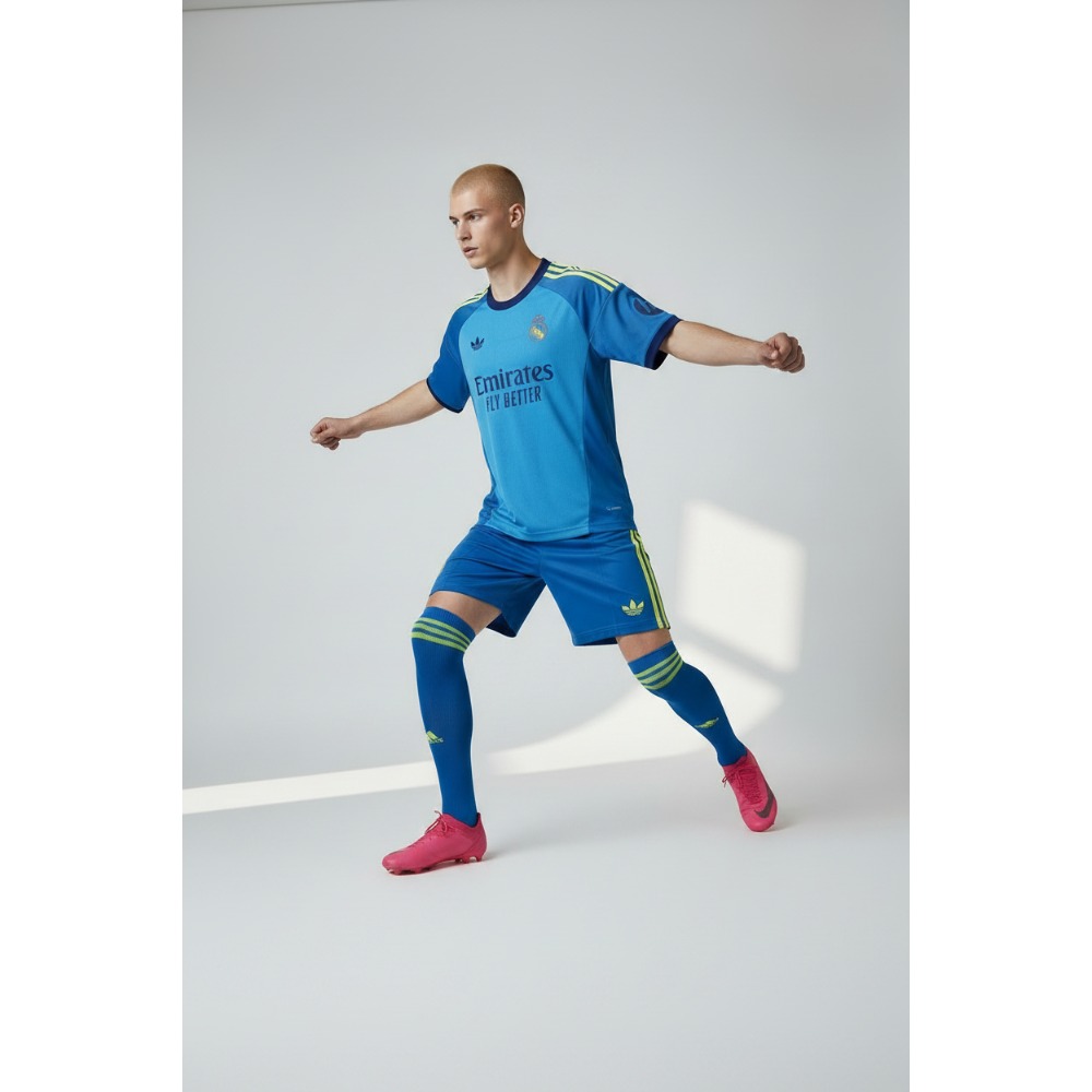 Camiseta Visitante Portero Real Madrid 26/27 2 Camiseta de portero visitante del Real Madrid para la temporada 2026/2027. Vista frontal de la equipación oficial de adulto.