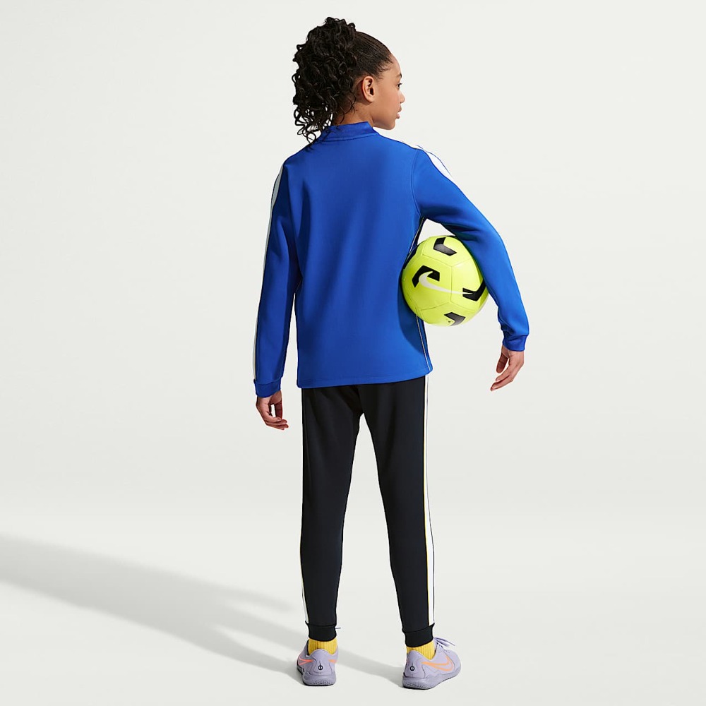 Chándal Niño Chelsea 2026/27 7 Chándal de entrenamiento del Chelsea FC para niño, temporada 2026/27. Conjunto oficial de chaqueta y pantalón para niños.