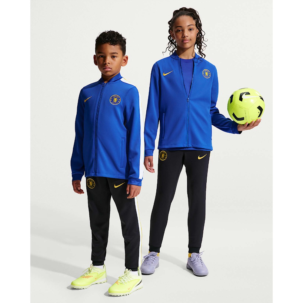 Chándal Niño Chelsea 2026/27 8 Chándal de entrenamiento del Chelsea FC para niño, temporada 2026/27. Conjunto oficial de chaqueta y pantalón para niños.