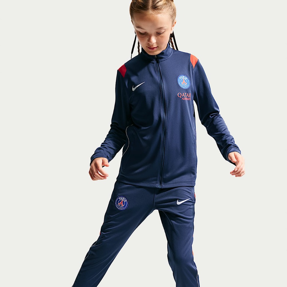 Chándal Niño Paris Saint-Germain 26/27 5 Chándal de fútbol para niño del Paris Saint-Germain, temporada 2026/2027. Conjunto oficial de la primera equipación.