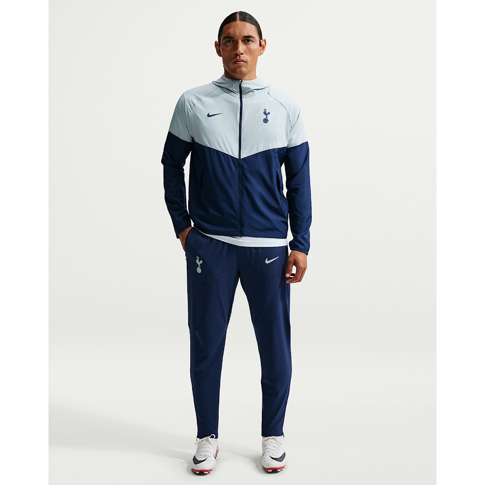 Chandál Tottenham Hotspur 26/27 6 Chándal oficial del Tottenham Hotspur para la temporada 26/27. Conjunto de chaqueta y pantalón de entrenamiento para adulto.