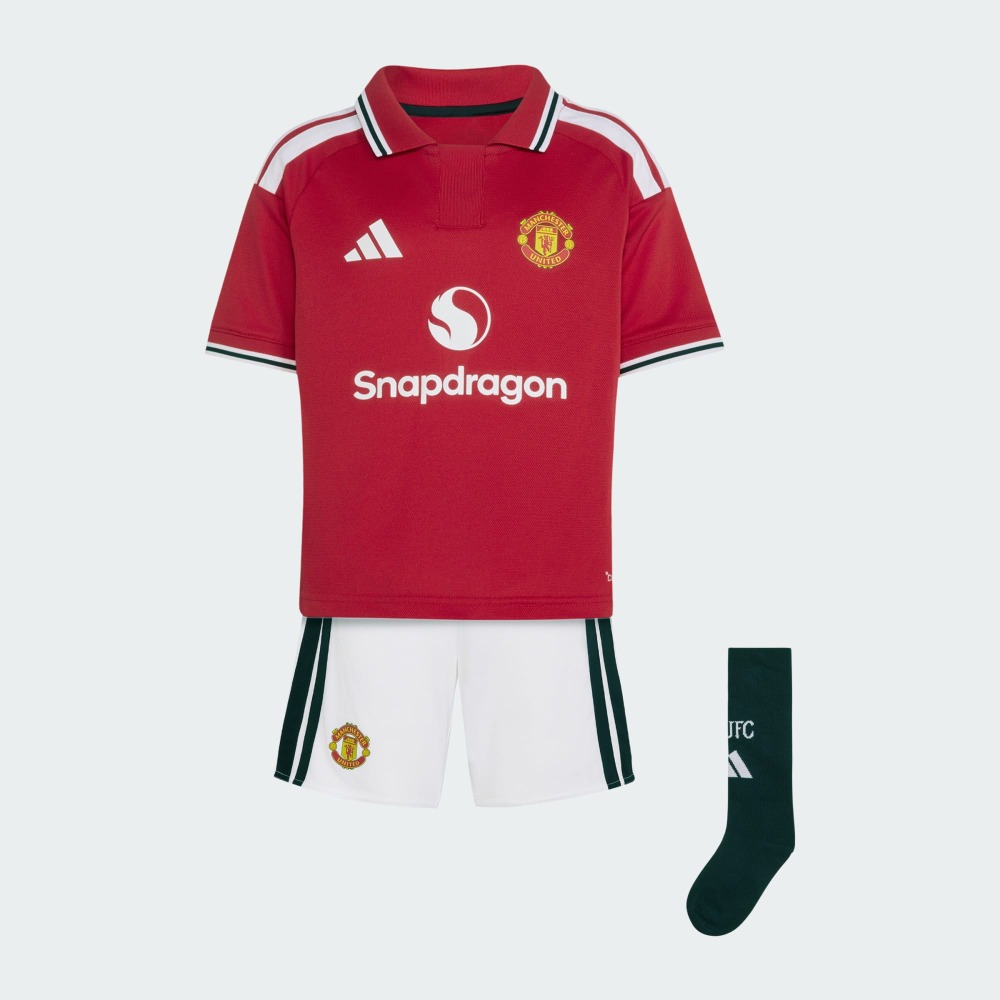 EQUIPACIÓN NIÑOS MANCHESTER UNITED 26/27 6 Primera equipación de fútbol del Manchester United 26/27 para niños. Conjunto oficial de camiseta y pantalón corto para los más pequeños.