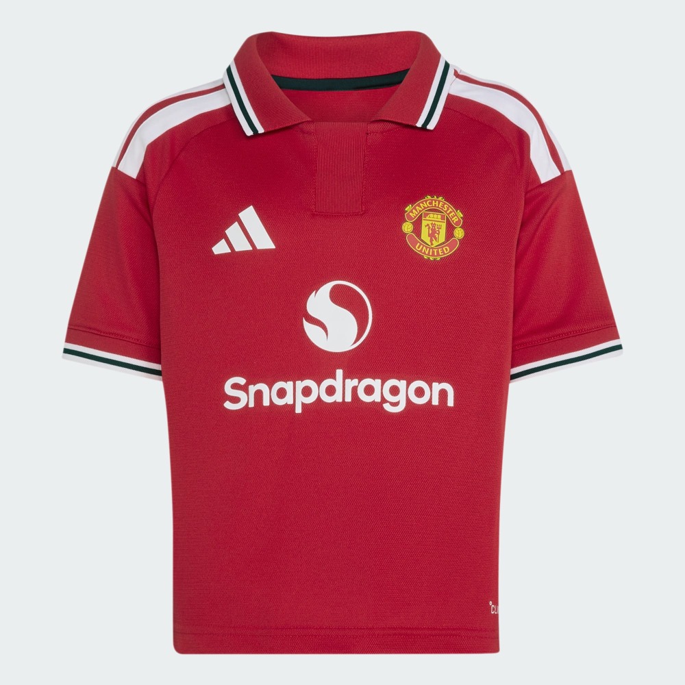 EQUIPACIÓN NIÑOS MANCHESTER UNITED 26/27 8 Primera equipación de fútbol del Manchester United 26/27 para niños. Conjunto oficial de camiseta y pantalón corto para los más pequeños.