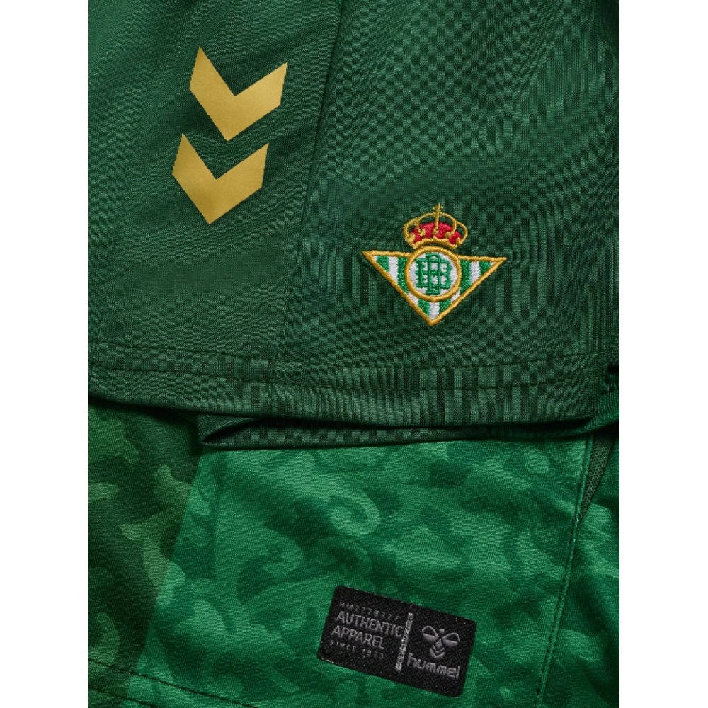 2ª Equipación Betis Niños 2026/27 5 Segunda equipación del Real Betis Balompié para niños de la temporada 2026/27. Camiseta y pantalón de visitante.