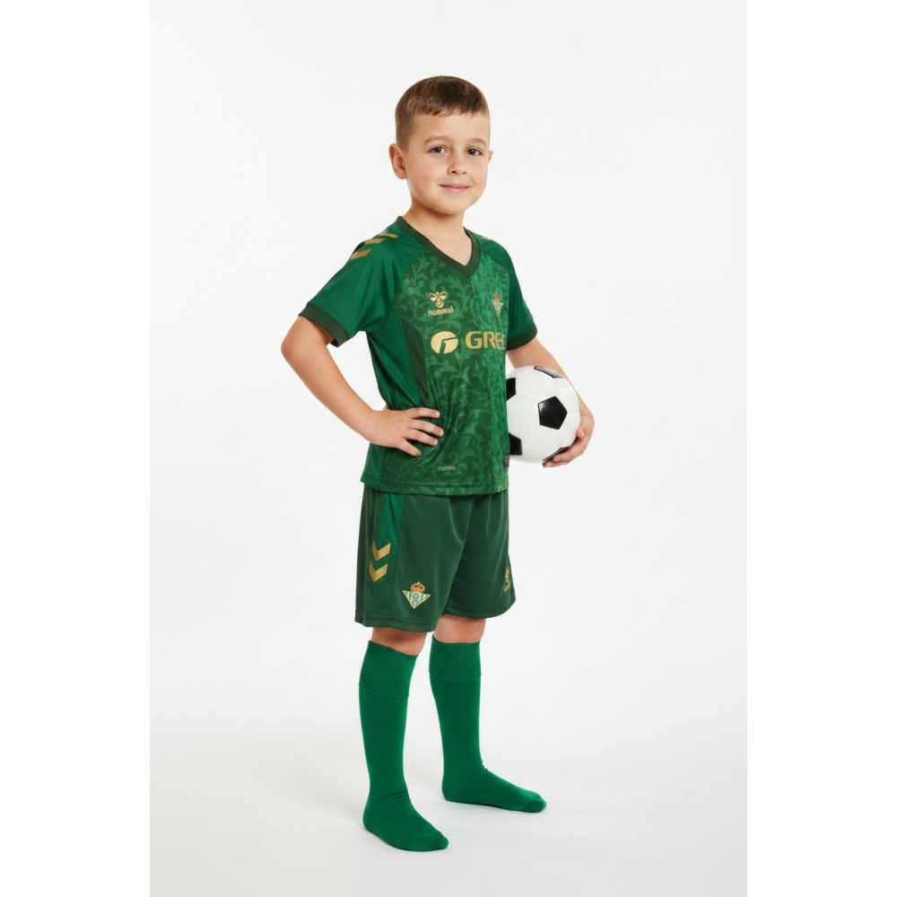 2ª Equipación Betis Niños 2026/27 1 Segunda equipación del Real Betis Balompié para niños de la temporada 2026/27. Camiseta y pantalón de visitante.
