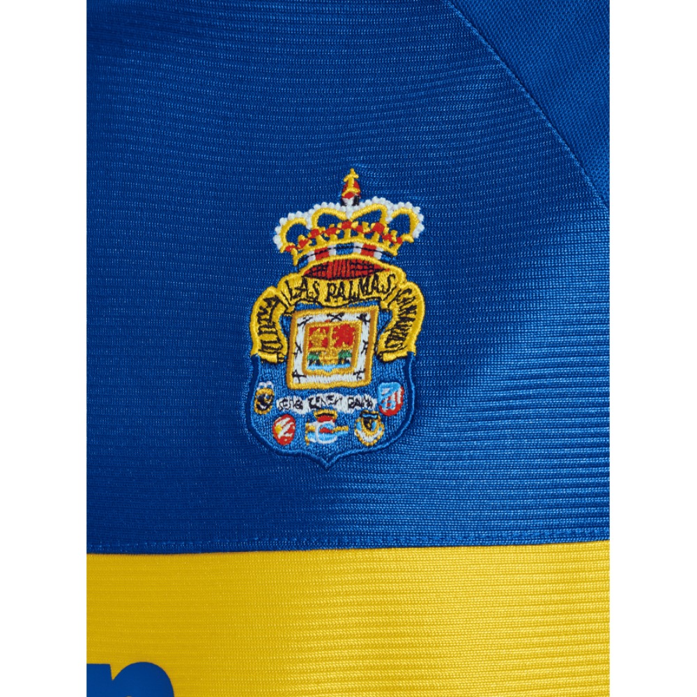 2ª Equipación Las Palmas Niños 26/27 6 Segunda equipación oficial de la UD Las Palmas para niños, temporada 26/27. Kit de fútbol para los más pequeños aficionados.