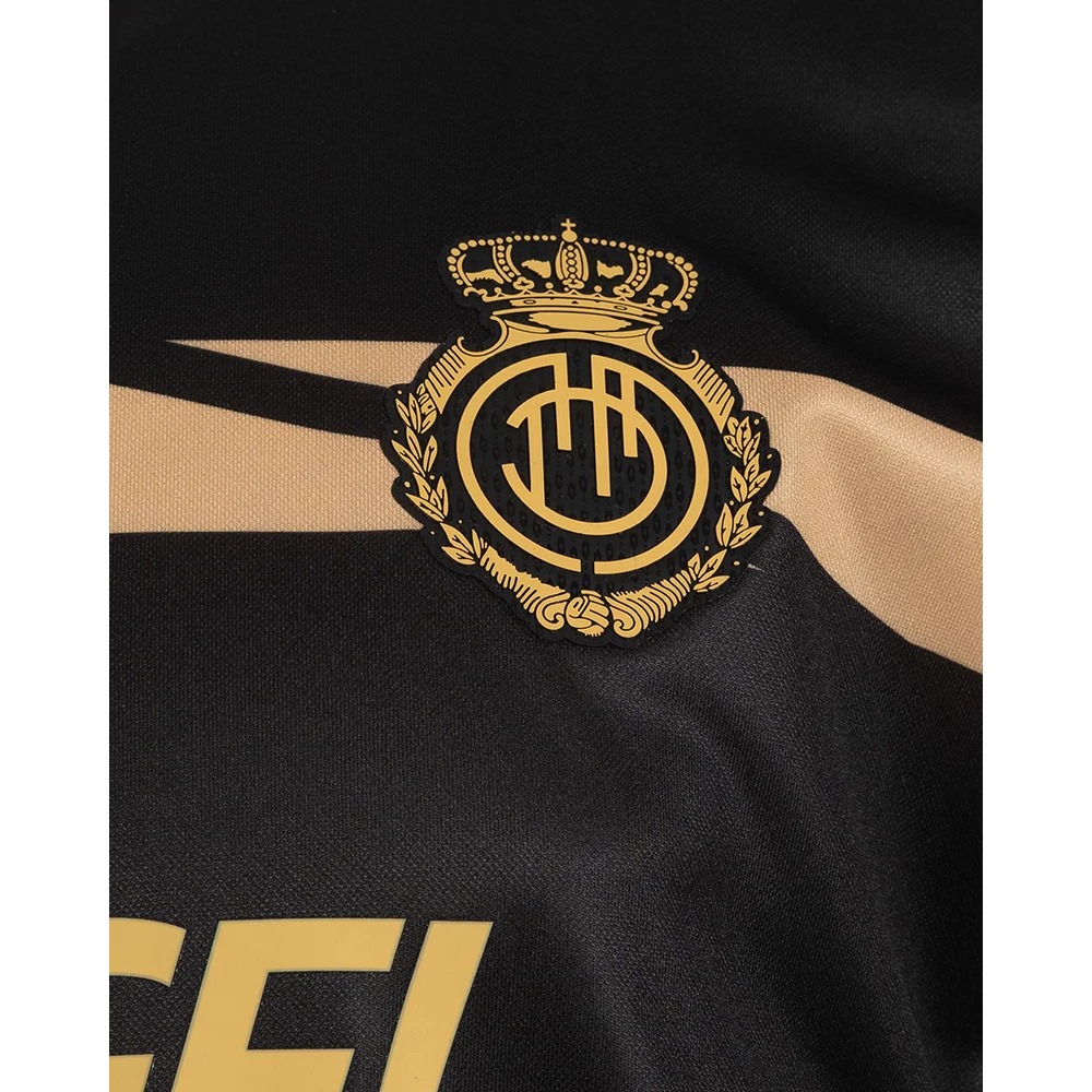 2ª Equipación Mallorca Niños 26-27 7 Segunda equipación del RCD Mallorca para niños de la temporada 2026-2027. Camiseta de fútbol oficial para los más pequeños.