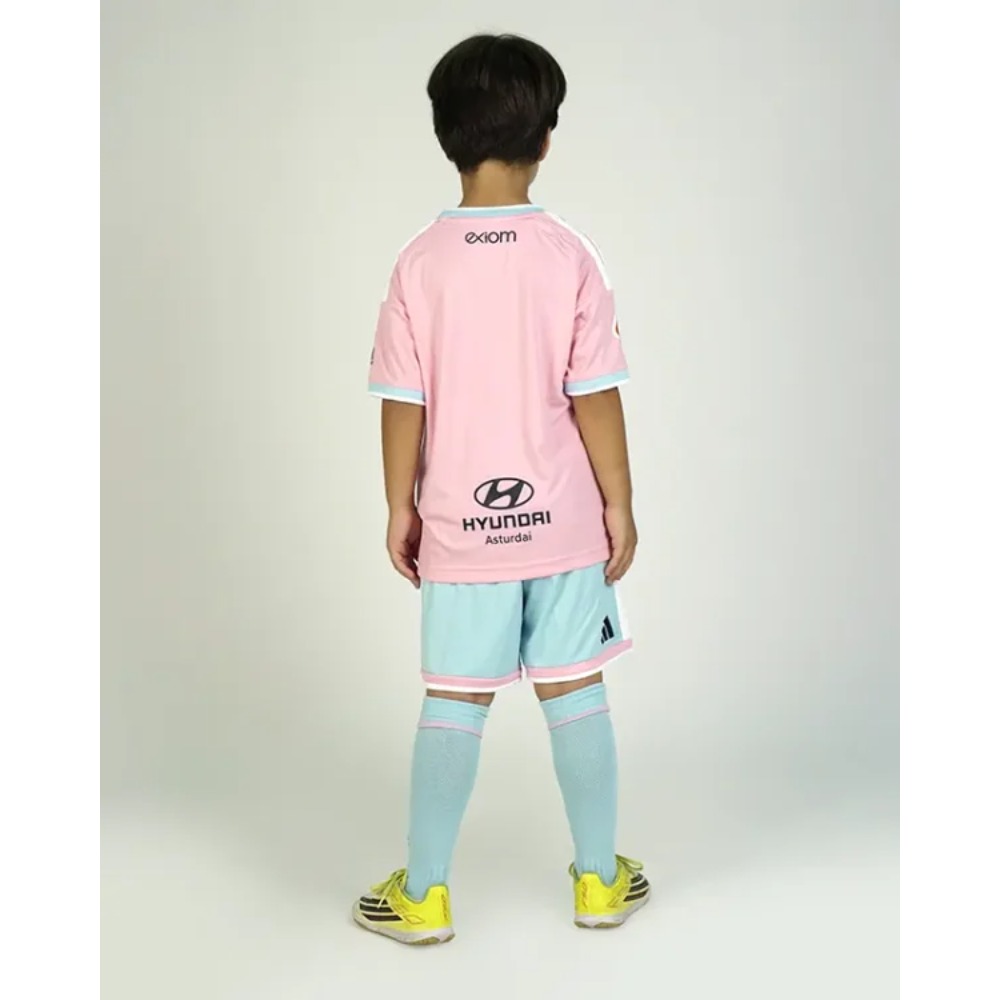 2ª Equipación R. Oviedo Niños 2026/27 2 Segunda equipación del Real Oviedo para niños de la temporada 2026/27. Camiseta de fútbol oficial para los más pequeños.