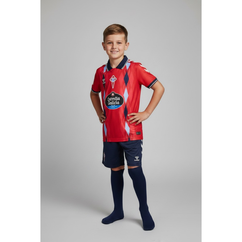 3ª Equipación Celta de Vigo Niños 26/27 1 Tercera equipación del Celta de Vigo para niños, temporada 2026/2027. Vista frontal de la camiseta de fútbol oficial.