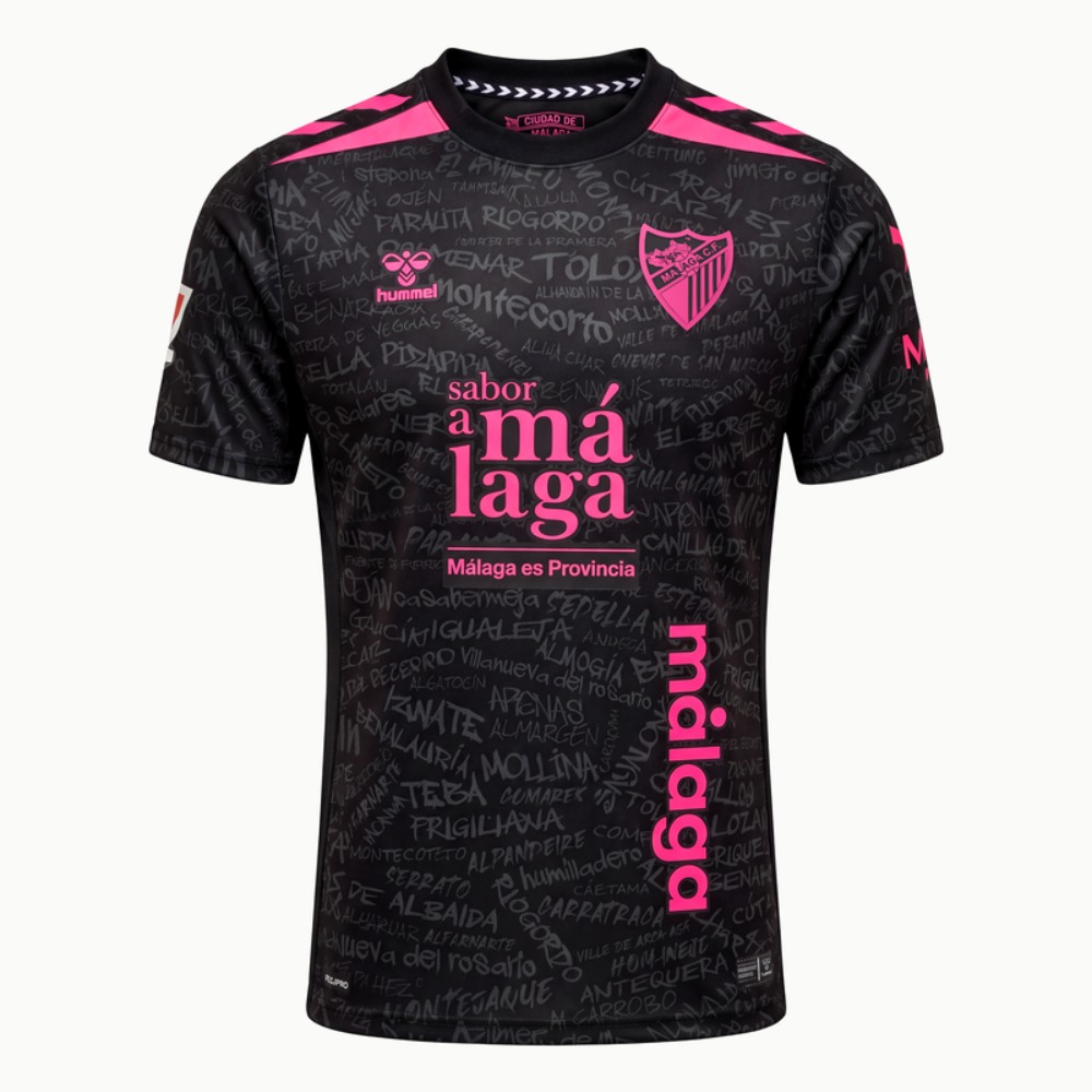 3ª Equipación Malaga Niños 2026/27 3 Tercera equipación del Málaga CF para niños, temporada 2026/27. Conjunto oficial de camiseta y pantalón para los más pequeños.