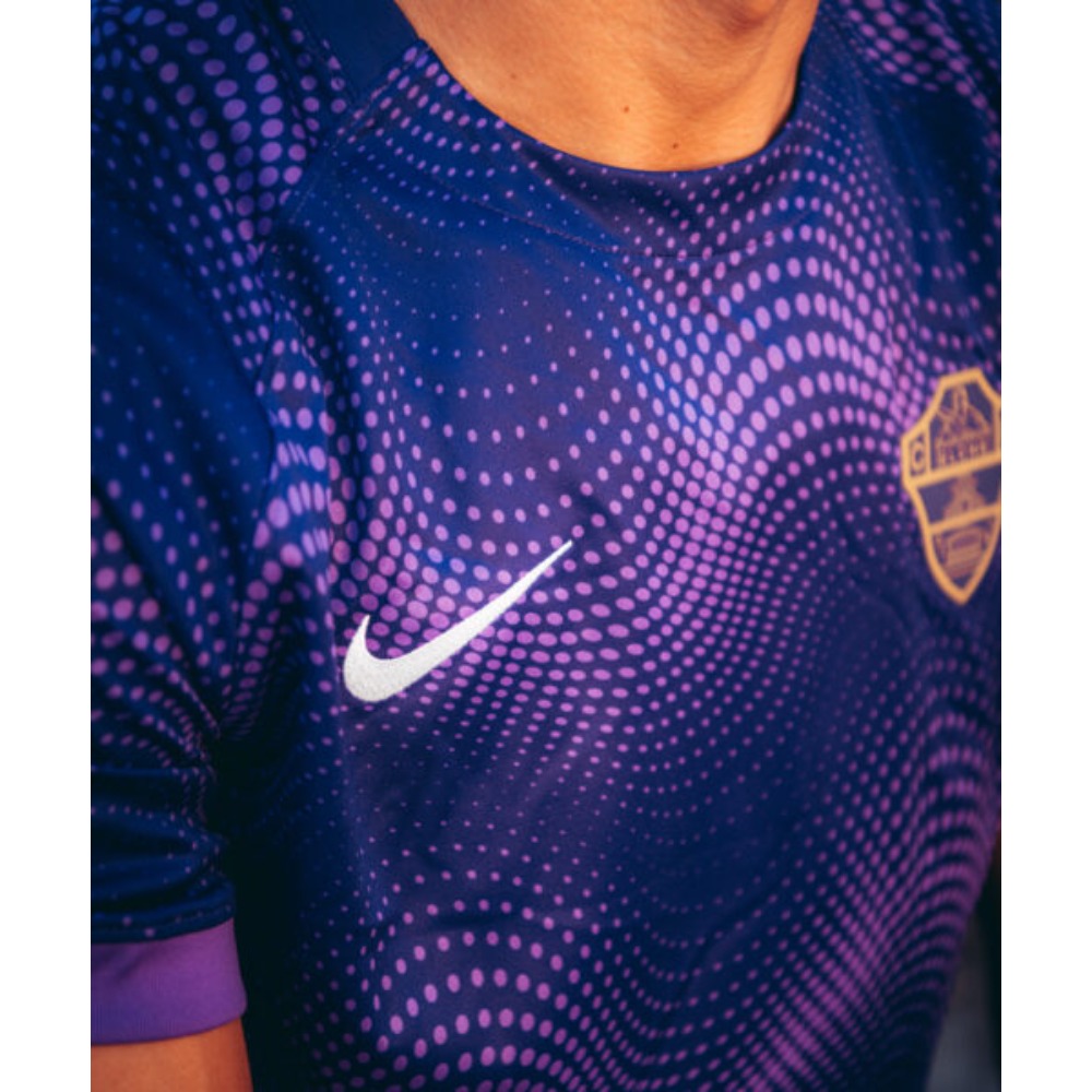 Camiseta Elche Visitante 2026/2027 6 Camiseta de fútbol del Elche CF, segunda equipación visitante para la temporada 2026/2027. Diseño oficial para adulto.