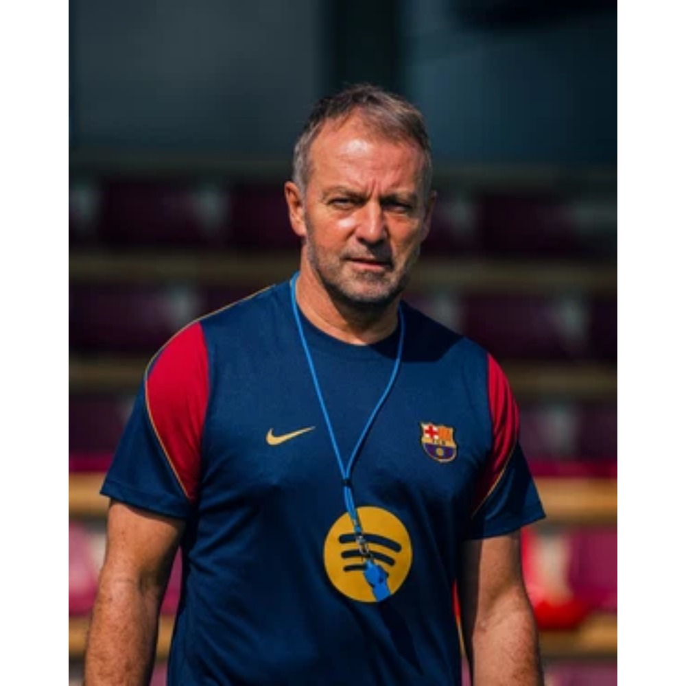 Camiseta Entrenamiento Barcelona 26/27 5 Camiseta de entrenamiento del FC Barcelona para la temporada 26/27. Equipación oficial de training del Barça para adulto.