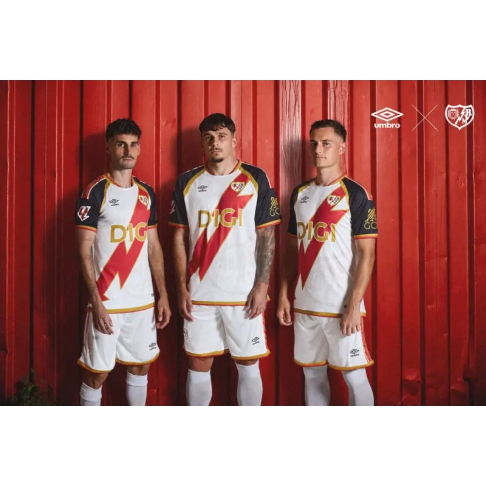 Camiseta Rayo Vallecano 2026/27 2 Vista frontal de la camiseta de la primera equipación del Rayo Vallecano para la temporada 2026/27, versión para adulto.
